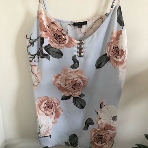 ⭐️3 for $15⭐️ Dynamite Blue Floral tank - M